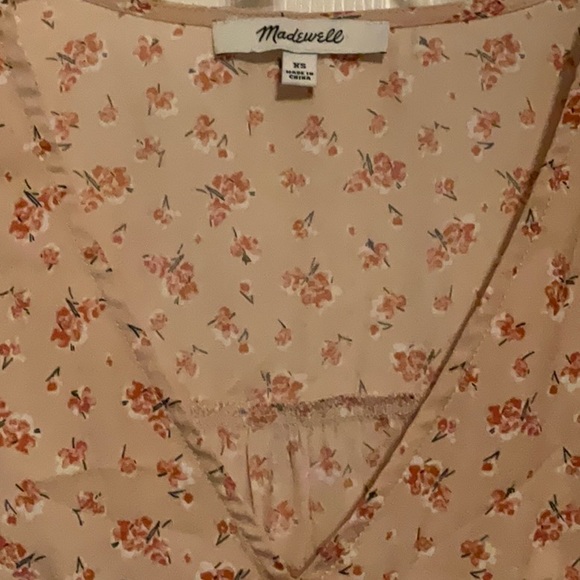 Madewell Satin Puff Sleeve V-Neck Top in Baby Breath Size XS - Picture 6 of 14